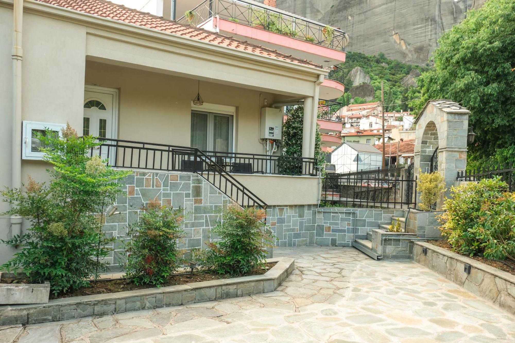 Chara'S Luxury Home Kalampáka Ngoại thất bức ảnh